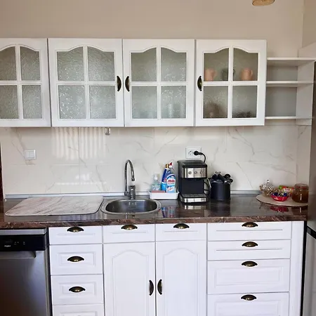 Cozy 2 Bedroom *