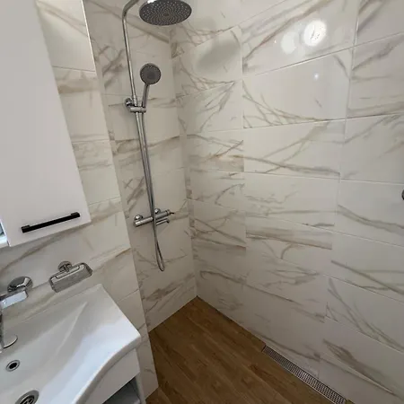Cozy 2 Bedroom *