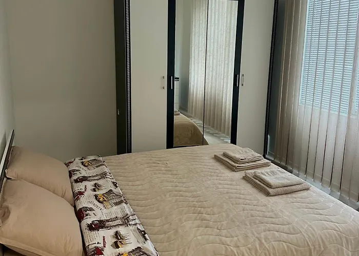 Cozy 2 Bedroom Apartament *