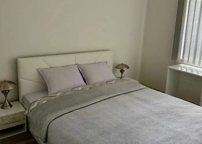 Cozy 2 Bedroom * Kiustendił